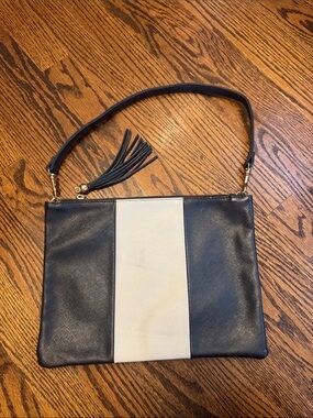 Toss Designs Clutch—Navy and White—Removable Strap